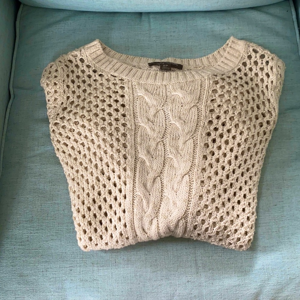Tommy Bahama Woman’s Cream Sweater - Picture 1 of 3